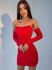 Vestido de una pieza con mangas y cuello en V