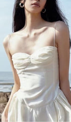 Trägerloses Straps-Minikleid in Weiß