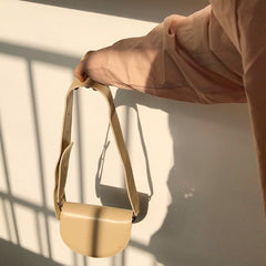 Mini bolso semicircular