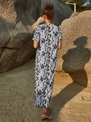 Bedrucktes Kurzarmkleid mit V-Ausschnitt