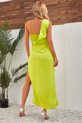 Vestido vendaje asimétrico con abertura alta de Naxos