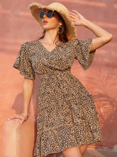 Vestido de cintura alta con cordones de leopardo