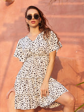 V-neck lace up high waist casual dress