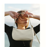 Bolso baguette de color liso para axilas