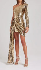 Minivestido de lentejuelas con un solo hombro en dorado