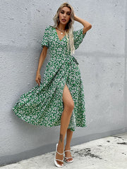 Vestido verde con estampado entallado
