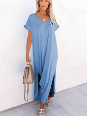 Kurzärmliges Maxikleid mit Seitenschlitz