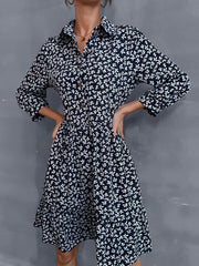 Strickjackenkleid mit Revers