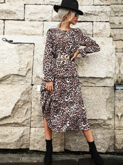 Kleider mit Rüschen und langen Ärmeln und Leopardenmuster