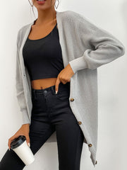 Einfarbiger, langer Pullover mit Knöpfen