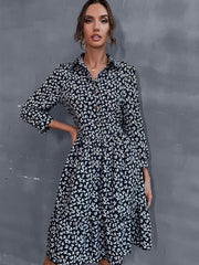 Strickjackenkleid mit Revers