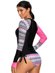 Bedruckter Anzug mit hohem Kragen