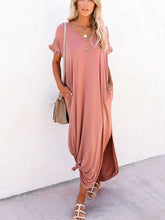 Kurzärmliges Maxikleid mit Seitenschlitz