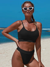 Bikini-Badeanzug mit Strandträgern