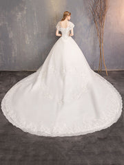 Vestido coreano de cola larga y cuello princesa ajustado