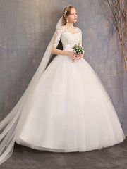Vestido de novia de encaje de manga media y corte entallado