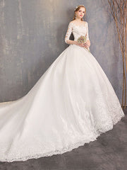 Vestido de novia Hepburn con mangas a media pierna de encaje y cola amplia