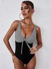 Traje de baño de una pieza a rayas