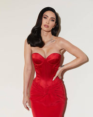 Vestido de dos piezas con corsé sin tirantes en rojo