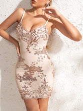 Precioso vestido lencero con espalda brillante