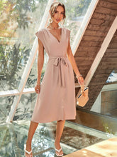 Elegante vestido de viajero con vuelo