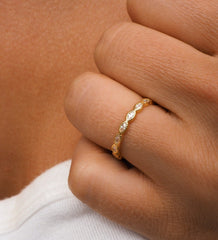 Anillo de cristal apilado dorado