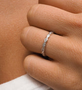 Anillo de cristal apilado en plata