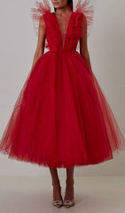 Vestido midi de red con escote en V en color caoba