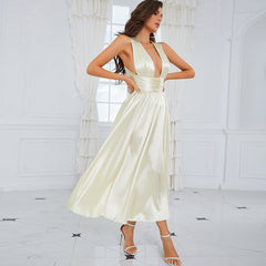 Vestido midi ajustado con cuello en V, sin mangas y lazo HB75370