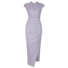 Vestido midi ajustado con cuello redondo, sin mangas y volantes HB75590