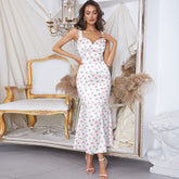 Vestido midi ajustado con volantes, sin mangas y tirantes HB7969