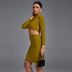 Conjunto de minivestido sencillo con cuello redondo y manga larga