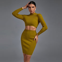 Conjunto de minivestido sencillo con cuello redondo y manga larga