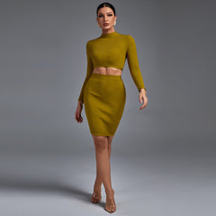 Conjunto de minivestido sencillo con cuello redondo y manga larga