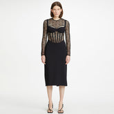 Vestido midi de malla con cuello redondo y manga larga