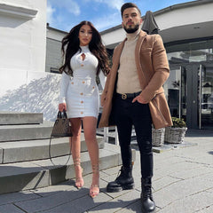 Vestido mini de vendaje con cuello alto, manga larga y aberturas