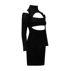 Vestido mini ajustado con cuello alto y manga larga con aberturas