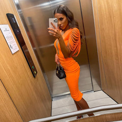 Midi-Bandagekleid mit Rundhalsausschnitt und kurzen Ärmeln und Cut-Out