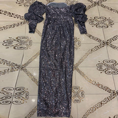 Schulterfreies, langärmliges, figurbetontes Maxikleid mit Schlitz HT2596