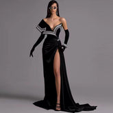 Vestido maxi ajustado con cuentas, sin mangas y un solo hombro HT2622