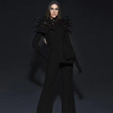 Mono ajustado de plumas con cuello redondo y manga corta