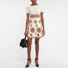 Vestido mini ajustado con cuello redondo y manga corta estampado HT2651