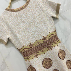 Vestido mini ajustado con cuello redondo y manga corta estampado HT2651