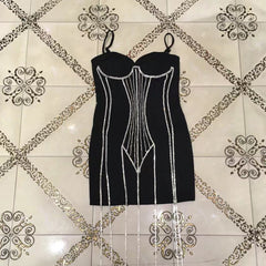 Ärmelloses Mini-Bodycon-Kleid mit Riemchen und Kette HT2657