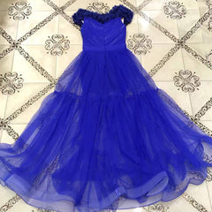 Vestido maxi ajustado de malla sin mangas con cuello en V HT2678