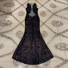 Vestido maxi ajustado con lentejuelas, sin mangas y cuello en V HT2695