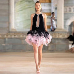 Ärmelloses, figurbetontes Kleid mit Rundhalsausschnitt und Mini-Bubble-Perlen HT2744