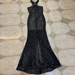 Vestido maxi ajustado con lentejuelas, sin mangas y cuello en V HT2746