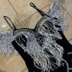 Vestido mini ajustado con borlas, sin mangas y tirantes HT2752