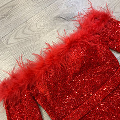 Vestido mini ajustado con lentejuelas, hombros descubiertos y manga larga HT2763